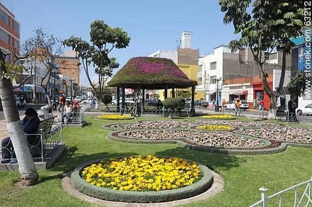 Jardines y canteros del Paseo Cívico - Perú - Otros AMÉRICA del SUR. Foto No. 63212
