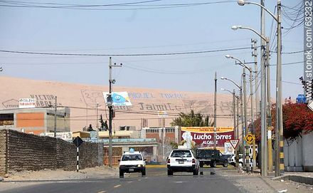 Cerros con publicidad. Calle Luis Basade - Perú - Otros AMÉRICA del SUR. Foto No. 63232