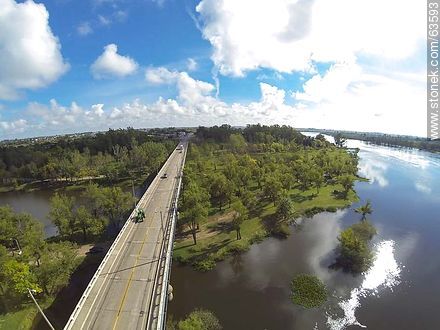 Aerial photo of the bridge on Route 5 on the Río Negro - Tacuarembo - URUGUAY. Photo #63593