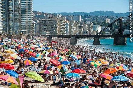 Crowded beach in Viña del Mar - Chile - Others in SOUTH AMERICA. Photo #63867