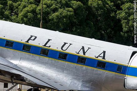 Restauración de un avión Boeing DC-3 de Pluna - Departamento de Montevideo - URUGUAY. Foto No. 64646