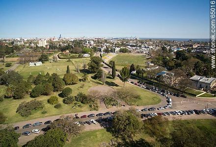 Vista aérea del Prado - Departamento de Montevideo - URUGUAY. Foto No. 65016