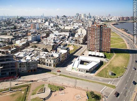 Foto aérea de un sector de la Ciudad Vieja. Calle Guaraní - Departamento de Montevideo - URUGUAY. Foto No. 65032