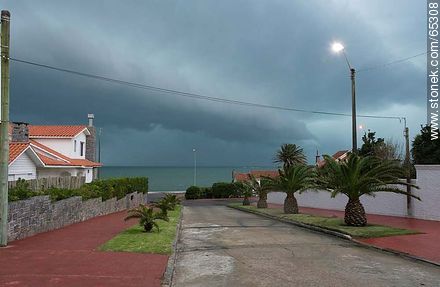 Tormenta en la Península - Punta del Este y balnearios cercanos - URUGUAY. Foto No. 65308