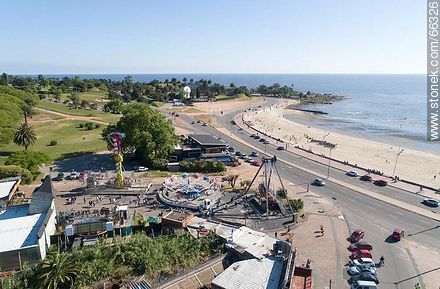 Vista aérea del área de juegos del Parque Rodó y la Playa Ramírez - Departamento de Montevideo - URUGUAY. Foto No. 66326