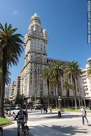 El Palacio Salvo - Departamento de Montevideo - URUGUAY. Foto No. 66624