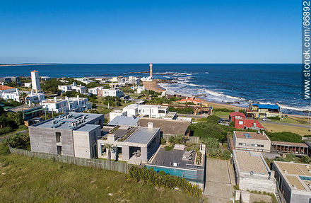 Vista aérea del balneario y el faro - Punta del Este y balnearios cercanos - URUGUAY. Foto No. 66892
