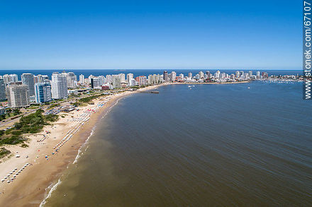 Foto aérea de la Rambla Williman sobre Playa Mansa - Punta del Este y balnearios cercanos - URUGUAY. Foto No. 67107