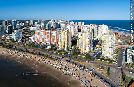 Vista aérea de la Parada 1 de playa Mansa - Punta del Este y balnearios cercanos - URUGUAY. Foto No. 67137