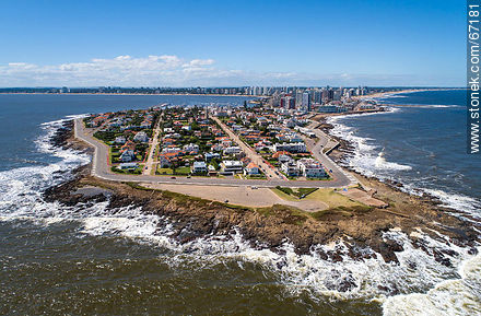 Foto aérea de la península de Punta del Este - Punta del Este y balnearios cercanos - URUGUAY. Foto No. 67181
