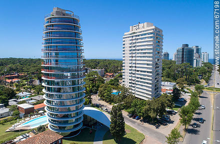 Building with horizontal circular sections of variable radius - Punta del Este and its near resorts - URUGUAY. Photo #67198