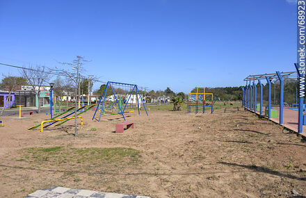 Parque infantil - Departamento de Tacuarembó - URUGUAY. Foto No. 68923