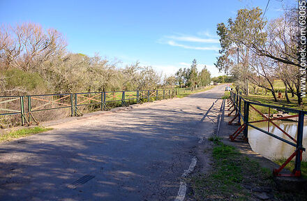 Ruta 42 y puente sobre el arroyo Blanquillo - Departamento de Durazno - URUGUAY. Foto No. 69085