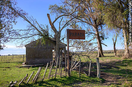 Old stop at Km 269 of the railroad that went to Km 329 - Durazno - URUGUAY. Photo #69042