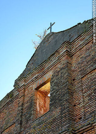 Restos de la iglesia jesuítica de la Calera de las Huérfanas - Departamento de Colonia - URUGUAY. Foto No. 69555