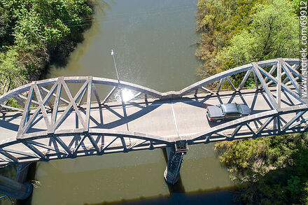 Vista aérea del puente de la ruta 7 sobre el río Santa Lucía - Departamento de Canelones - URUGUAY. Foto No. 69912