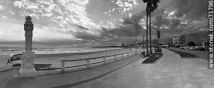 Panorama of the promenade and beach of Piriápolis in winter -  - MORE IMAGES. Photo #71796