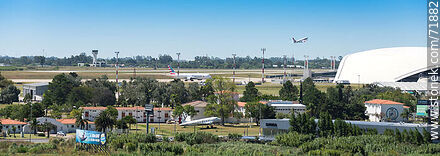 Air Base No. 1, former DC-3 / C-47 on display and Gol plane taking off - Department of Canelones - URUGUAY. Photo #71882