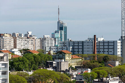 Vista aérea desde la Av. Rivera y Ponce a Tres Cruces - Departamento de Montevideo - URUGUAY. Foto No. 72052
