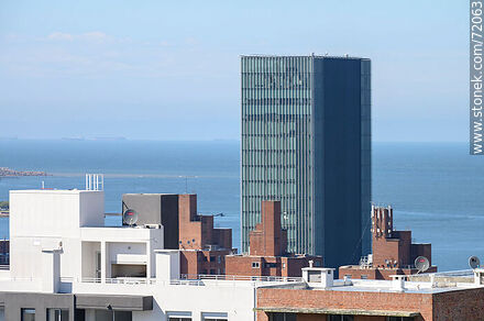 Edificio Plaza Alemania asomando con vista al mar - Departamento de Montevideo - URUGUAY. Foto No. 72063