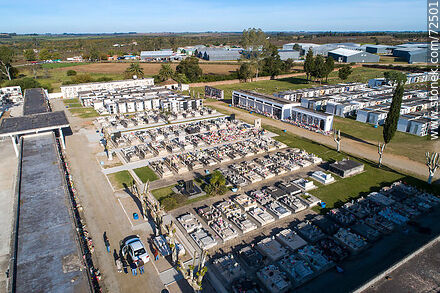 Aerial view of the cemetery in Florida's capital city. - Department of Florida - URUGUAY. Photo #72501