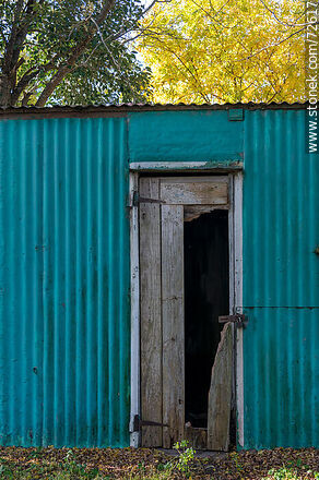 Shed behind the train station - Department of Florida - URUGUAY. Photo #72617
