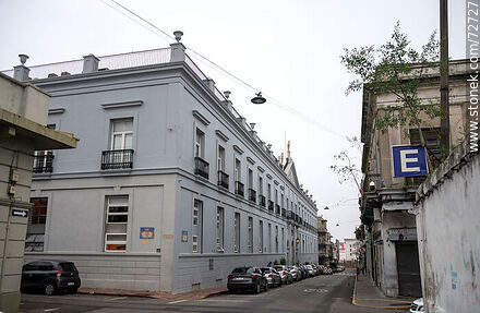 Esquina del hospital Maciel - Departamento de Montevideo - URUGUAY. Foto No. 72727