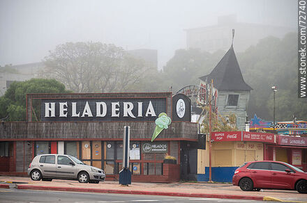 Ice cream parlor and attractions in Parque Rodó on a foggy day - Department of Montevideo - URUGUAY. Photo #72740