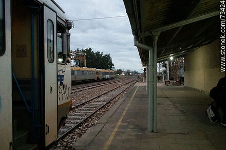 Andén de la estación de AFE de Tacuarembó - Departamento de Tacuarembó - URUGUAY. Foto No. 73424