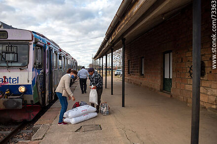 Loading of cow ration bags to the train at Tranqueras AFE station - Department of Rivera - URUGUAY. Photo #73363