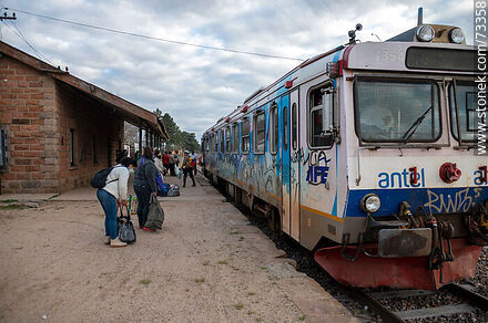 Tranqueras AFE Station. Passengers about to board the train - Department of Rivera - URUGUAY. Photo #73358
