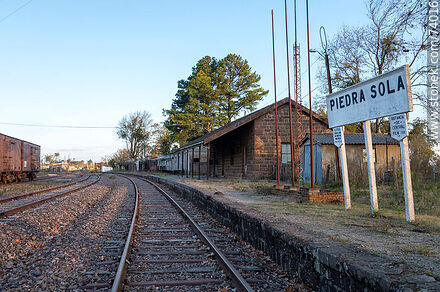 Estación de trenes Piedra Sola - Departamento de Paysandú - URUGUAY. Foto No. 74016