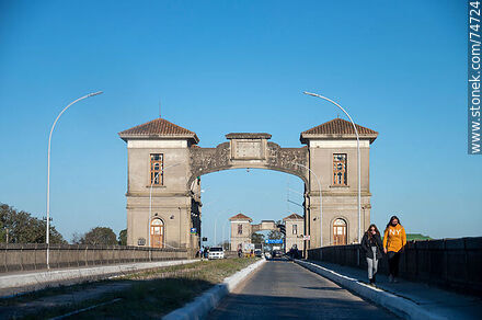 Baron de Maua Bridge. Border with Uruguay - Department of Cerro Largo - URUGUAY. Photo #74724