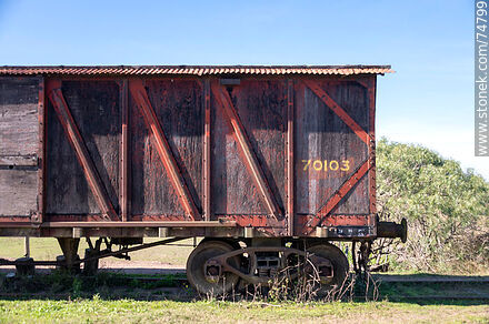 Estación de ferrocarril de Vergara. Antiguo vagón de carga - Departamento de Treinta y Tres - URUGUAY. Foto No. 74799
