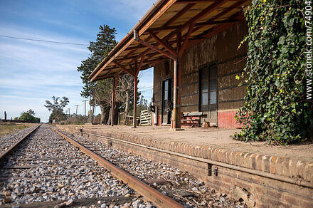 Estación de trenes de José Pedro Varela. Andén - Departamento de Lavalleja - URUGUAY. Foto No. 74904