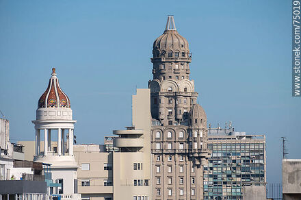 Cúpula del edificio Rex, Palacio Lapido, Palacio Salvo, edificio Ciudadela - Departamento de Montevideo - URUGUAY. Foto No. 75019