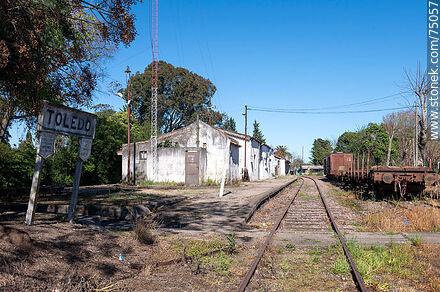 Estación Toledo de trenes. Tramo de vía hacia el norte - Departamento de Canelones - URUGUAY. Foto No. 75057
