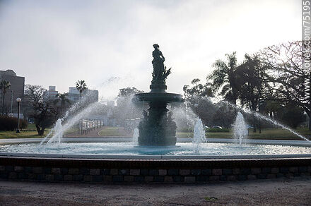 Fountain Le Source in the morning - Department of Montevideo - URUGUAY. Photo #75195
