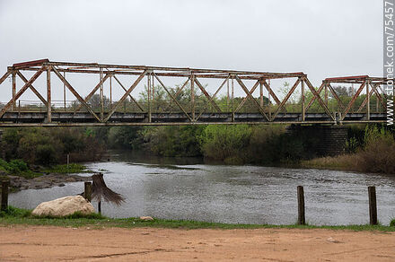 Bridge on Route 6 over the Yí River - Durazno - URUGUAY. Photo #75457