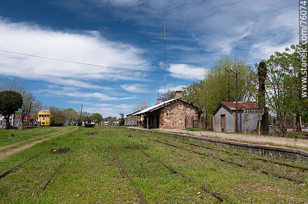 Estación de ferrocarril de Sarandí Grande - Departamento de Florida - URUGUAY. Foto No. 76074