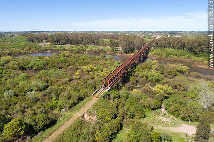Aerial view of the railway bridge that crosses the Yí river from Santa Bernardina to Durazno, capital city of the country - Durazno - URUGUAY. Photo #76173