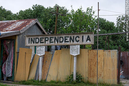 Independencia train station. Station sign - Department of Florida - URUGUAY. Photo #76256