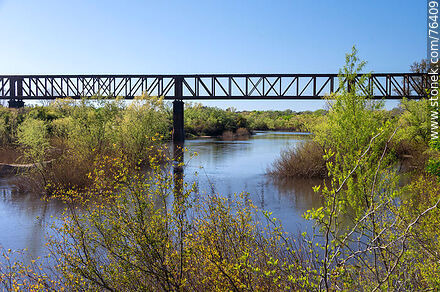 Puente ferroviario que cruza el río Yí (2021) - Departamento de Durazno - URUGUAY. Foto No. 76409