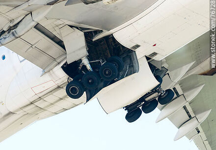 Air France Boeing 777 decollecting and stowing the landing gear - Department of Canelones - URUGUAY. Photo #76728