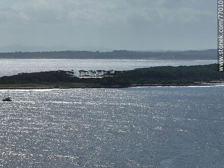 La isla de contraluz - Punta del Este y balnearios cercanos - URUGUAY. Foto No. 77010