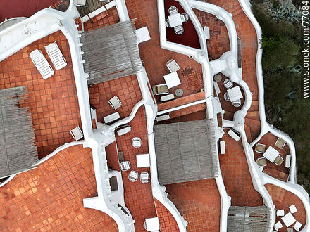 Vista aérea vertical del Hotel Casapueblo - Punta del Este y balnearios cercanos - URUGUAY. Foto No. 77084