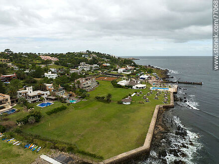 Vista aérea de residencias en Punta Ballena - Punta del Este y balnearios cercanos - URUGUAY. Foto No. 77068