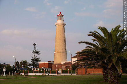 Punta del Este Lighthouse - Punta del Este and its near resorts - URUGUAY. Photo #77287