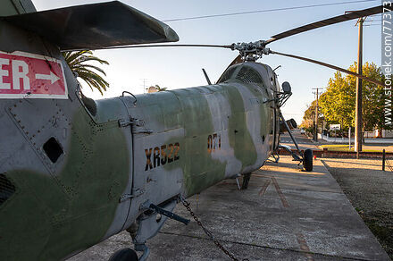 Antiguo helicóptero Westland Wessex HCMk 2 - FAU 071 en el predio de la estación de trenes - Departamento de Soriano - URUGUAY. Foto No. 77373