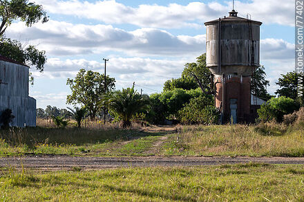 Arroyo Grande train station at Ismael Cortinas on the border of four departments. Water Tower - Flores - URUGUAY. Photo #77402